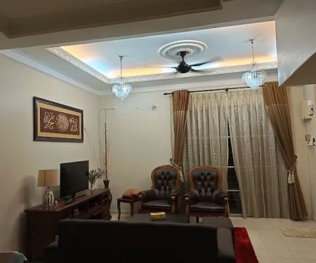 Aishah Homestay Puncak Saujana 3/1G