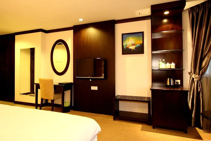 Country Hotel Picture 5