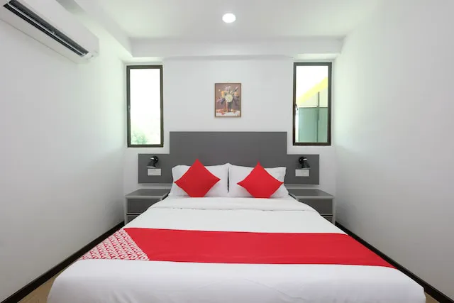 OYO 44043 First Garden Hotel Picture 10