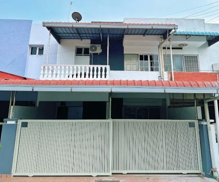 32 Homestay