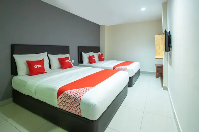 OYO 89773 New Eastern Hotel Picture 1