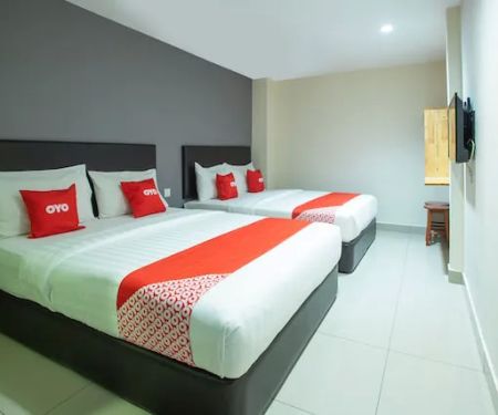 OYO 89773 New Eastern Hotel