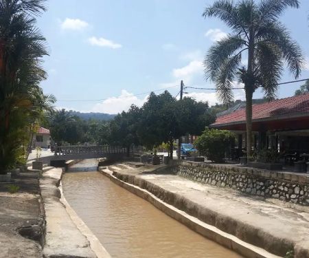 Lembah Azwen Resort