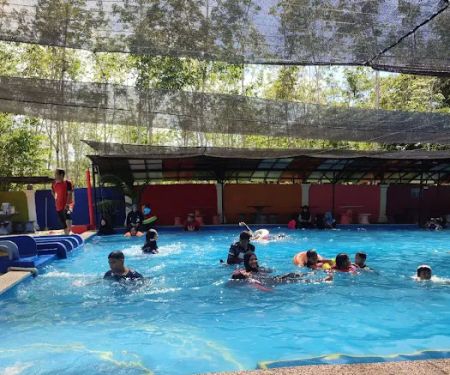 RaniaSofia Resort (Kolam Mandi)