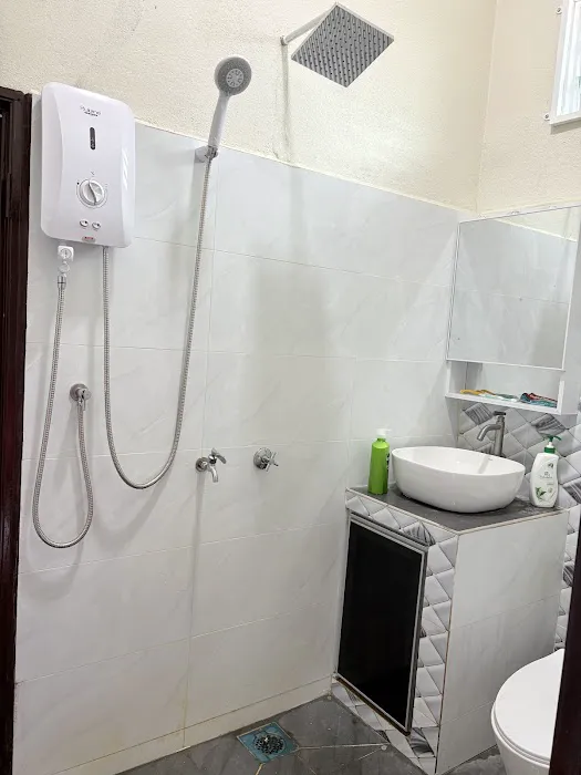 Lemonade Roomstay Kampung Kolam Picture 2