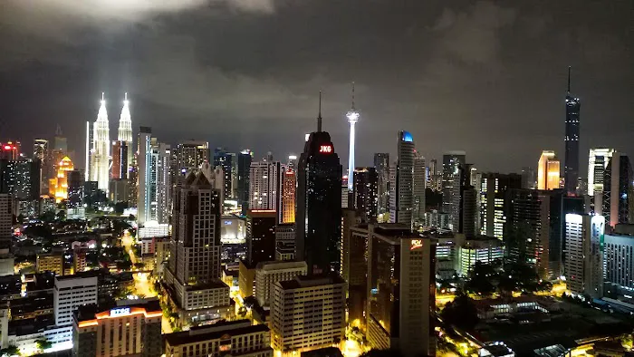 Regalia SkyPool Dorms KL Picture 1