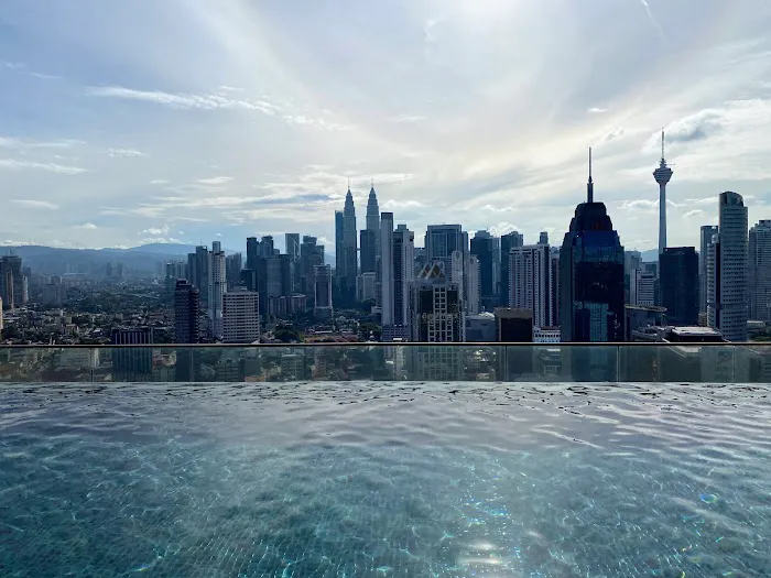 Regalia SkyPool Dorms KL Picture 4