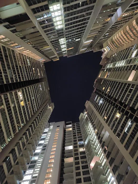 Regalia SkyPool Dorms KL Picture 6