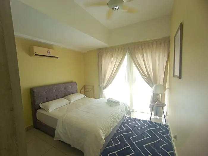 3-bedroom apartment with infinity pool Picture 1