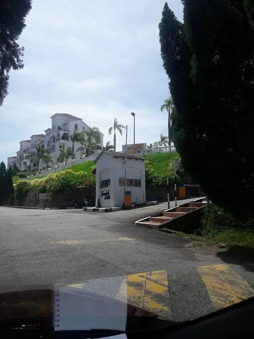 Spanish Villa Condominium Picture 5