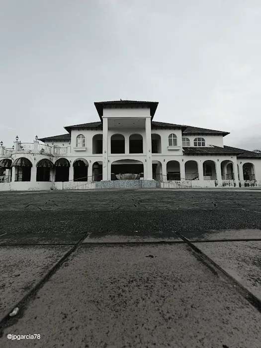Spanish Villa Condominium Picture 4