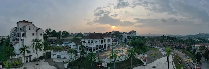 Spanish Villa Condominium Picture 9
