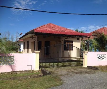 Umi Homestay Pasir Puteh