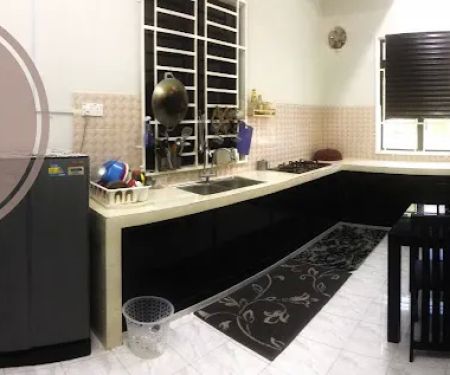 Ani Home2stay Kuala Terengganu ada kolam renang