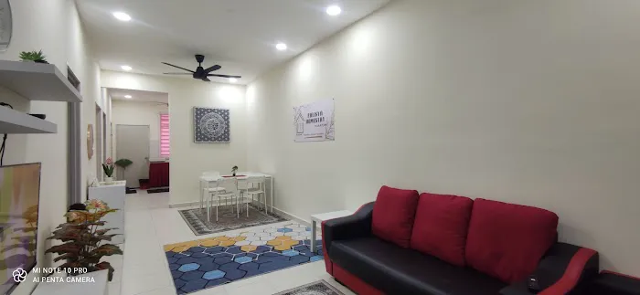 FALISYA HOMESTAY Picture 3