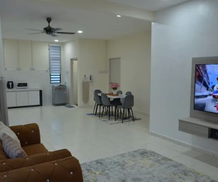 HOMESTAY PRIVATE POOL KUANTAN