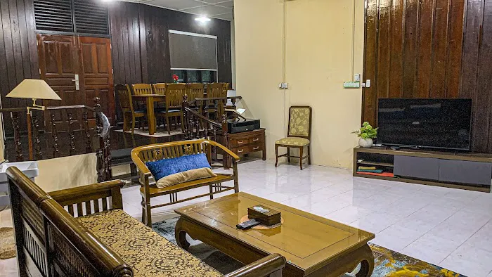 Aaira 8Pari Riverview Lodge Picture 1