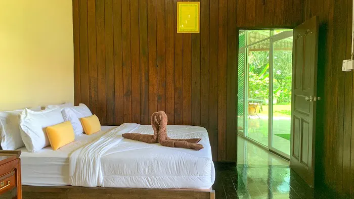 Aaira 8Pari Riverview Lodge Picture 2