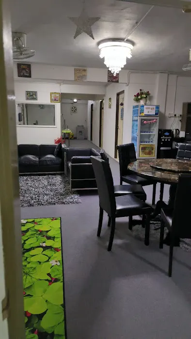 Hotel transit room Picture 3