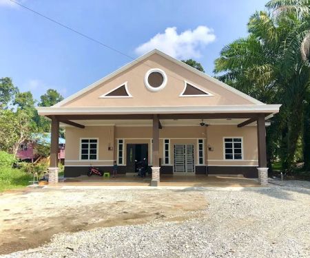 AZ-NADHIA HOMESTAY