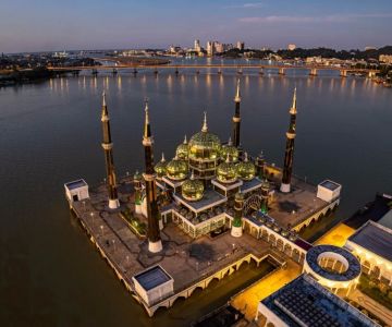How Climate and Landscape Shape Mosque Architecture Across Malaysia