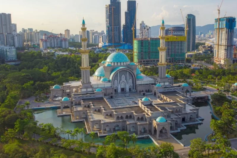 Why the Malaysian Government Registered 6,850 Mosques: What That Means for Muslim Tourists