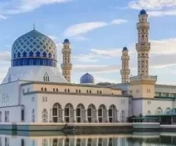 Muslim Traveller’s Guide: Finding Nearby Mosques in Kuala Lumpur for Daily Prayers