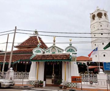 Malacca’s Mosque Heritage Trail: From 18th-Century Pagoda-Style Minarets to Modern Prayer Halls