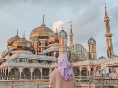 How Visiting Mosques Changed My Perspective on Malaysia