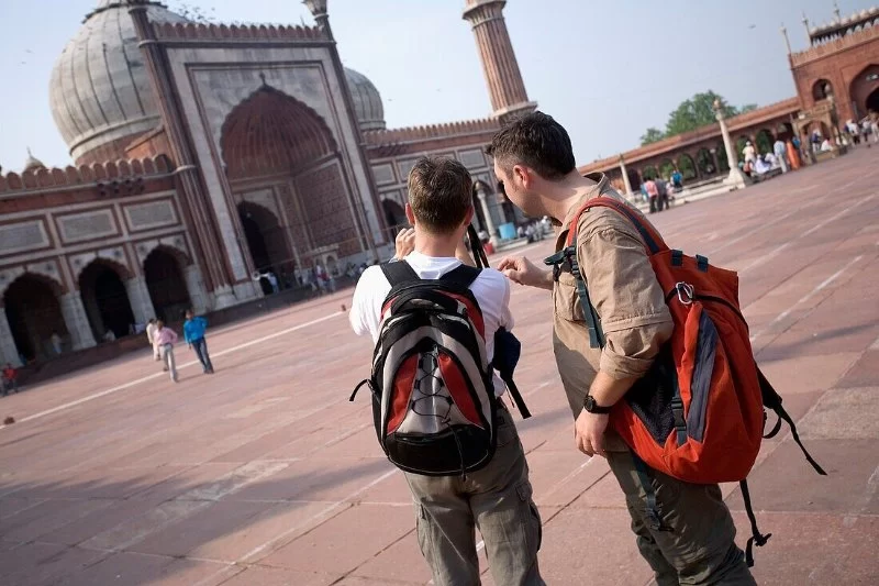 Guide for Muslim Backpackers: Mosque Visits, Hostels, and Halal Food