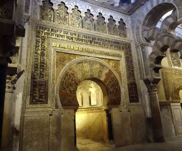 The Draw of Historic Mosques: Why They Attract Both Devout Muslims and First-Time Travelers