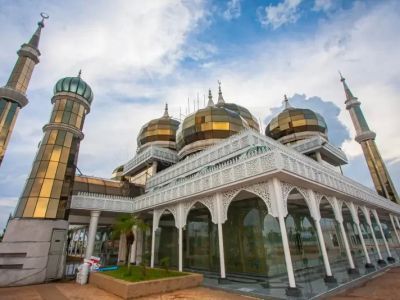 The Role of Islamic Heritage in Malaysia’s Tourism Industry: Why Mosques Matter