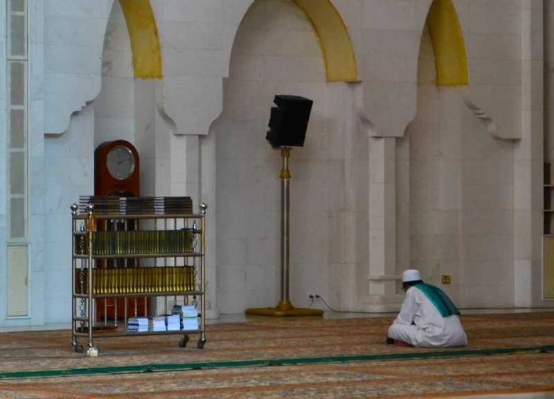 Mosque Travel Myths — Common Misconceptions and The Truth About Visiting Mosques in Malaysia