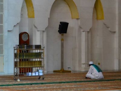 Mosque Travel Myths — Common Misconceptions and The Truth About Visiting Mosques in Malaysia