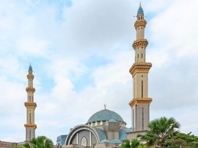 Mosque Travel as Cultural Exchange — Learning, Reflection and Respect in Malaysia