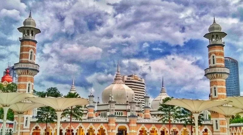 Exploring Religious Tolerance and Tourism: Visiting Mosques in Multi-Faith Malaysian Cities