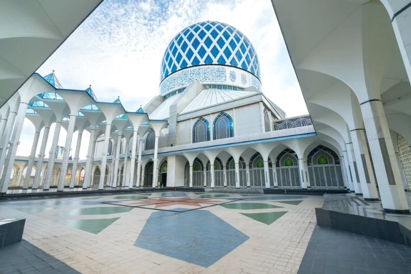 Why Mosque Architecture Appeals to Travelers of All Faiths – Beauty, History, Culture in Malaysia