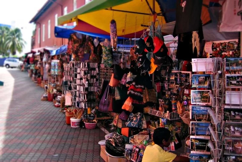 Malaysian Mosque Souvenirs — What to Buy, What to Respect
