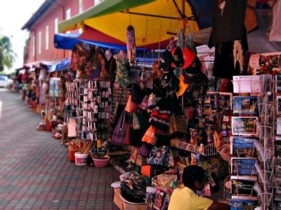 Malaysian Mosque Souvenirs — What to Buy, What to Respect