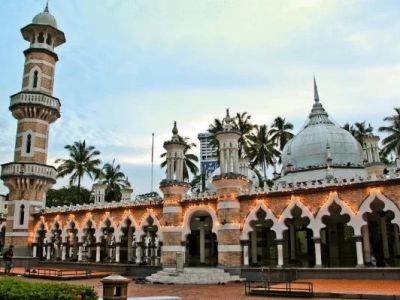 Short & Easy Mosque Visits from KL — Perfect for Busy Travelers or Layover Days