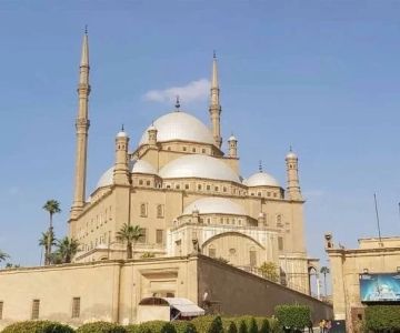 Mosque Walking Tours in Historical Cities: Culture and Heritage Guide