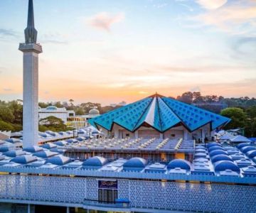 The Cultural Significance of Mosques in Malaysia’s History of Migration and Trade