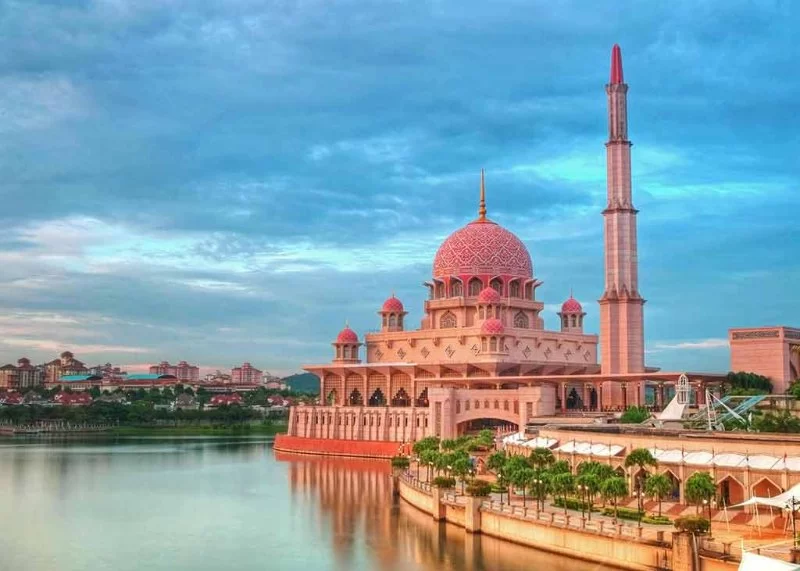 Mosque-Focused Travel in Malaysia: Plan a Calm, Respectful, and Insightful Trip