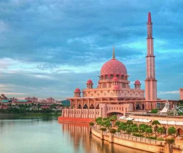 Mosque-Focused Travel in Malaysia: Plan a Calm, Respectful, and Insightful Trip