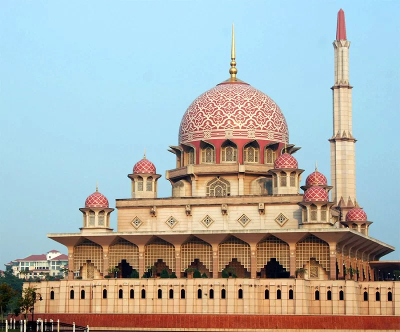 The Fusion of Colonial, Malay, Mughal, and Chinese Influences in Malaysian Mosque Designs