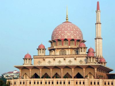 The Fusion of Colonial, Malay, Mughal, and Chinese Influences in Malaysian Mosque Designs