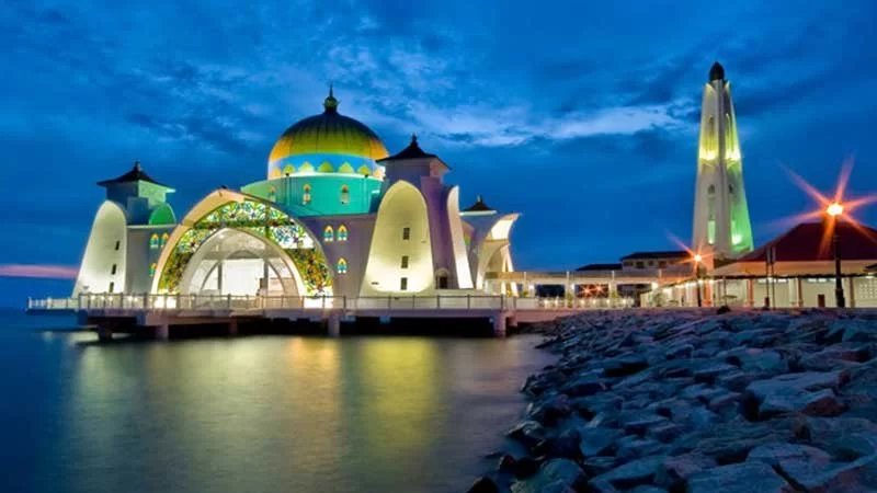 What Makes a Mosque a Good Tourist Attraction: Lessons from Malaysia’s Top Sites