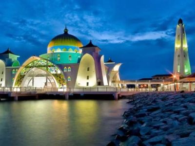 What Makes a Mosque a Good Tourist Attraction: Lessons from Malaysia’s Top Sites