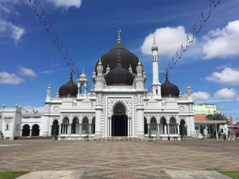 Visiting Mosques in Malaysia: Understanding Community and Shared Memory