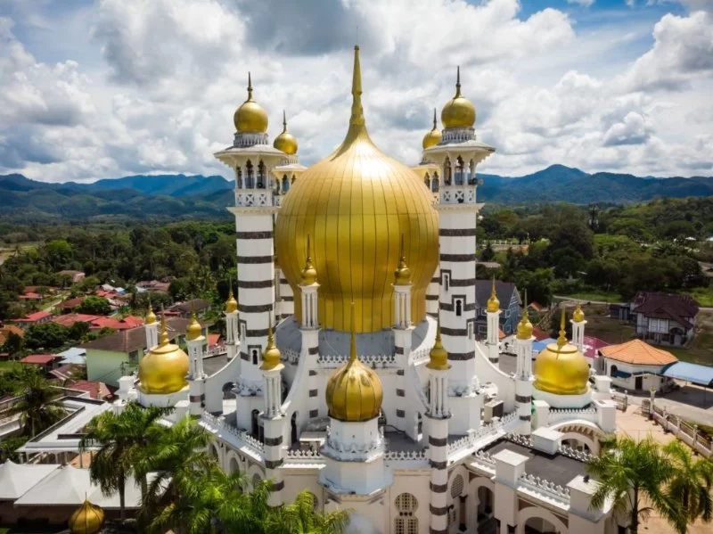Discover the Cultural Significance of Visiting Mosques in Malaysia